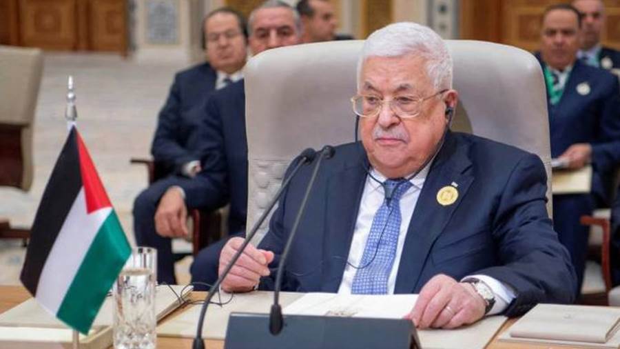 الرئيس يعلن العفو عن مفصولي فتح ويستحدث منصب نائب رئيس منظمة التحرير