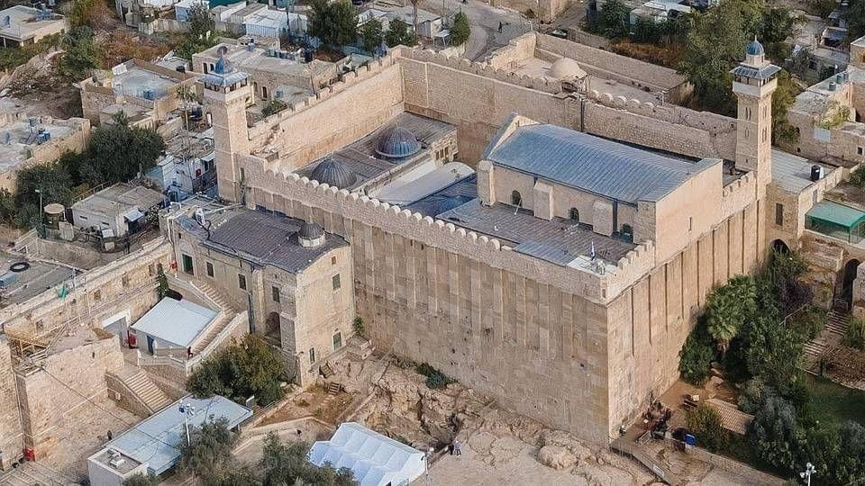 وزير الأوقاف: نرفض سقف صحن الإبراهيمي لإضراره بمكانته التراثية والتاريخية