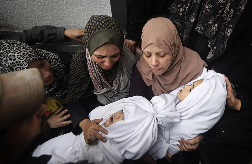 ” جاءتا إلى الدنيا معاً، ورحلتَا عنها معاً “