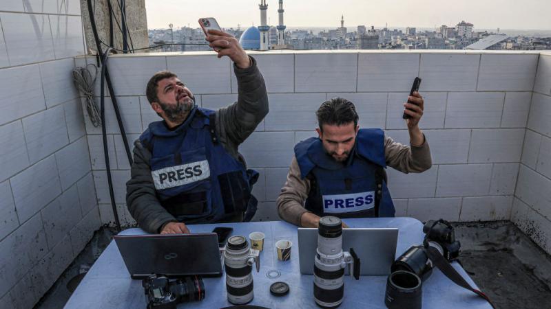 “الإحصاء”: غزة تعيش في “تعتيم رقمي” بسبب العدوان