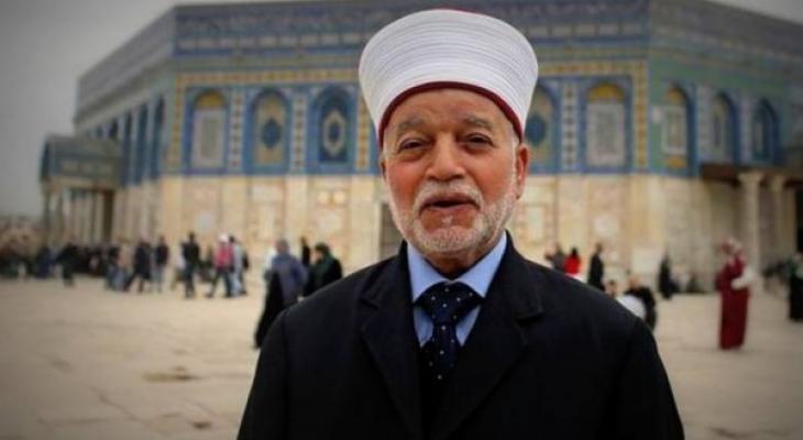 المفتي العام يؤكد جواز التضحية بالعجول المسمنة