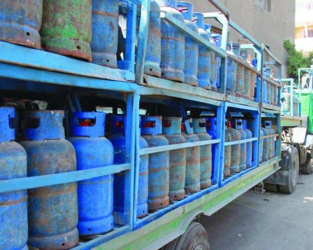 “الاقتصاد الوطني” تحيل موزع غاز للنيابة العامة بسبب اشتراطات مخالفة للقانون