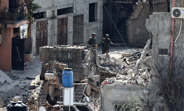  الاحتلال يواصل هدم المنازل في مخيم طولكرم تزامنا مع مواصلة عدوانه لليوم الـ134 تواليا