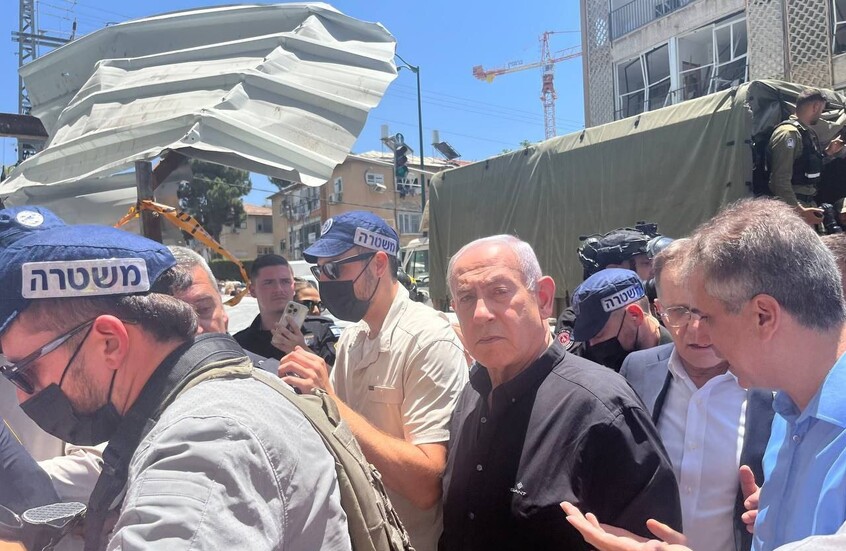 نتنياهو من موقع الهجوم الإيراني في بات يام: طهران ستدفع ثمنا باهظا على قتلها المدنيين