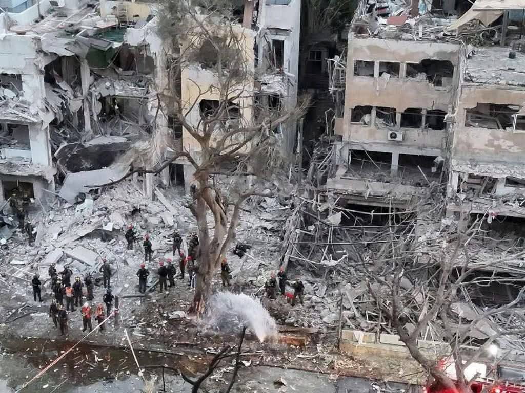 هجوم صاروخي إيراني غير مسبوق على إسرائيل ودمار واسع في كل مكان
