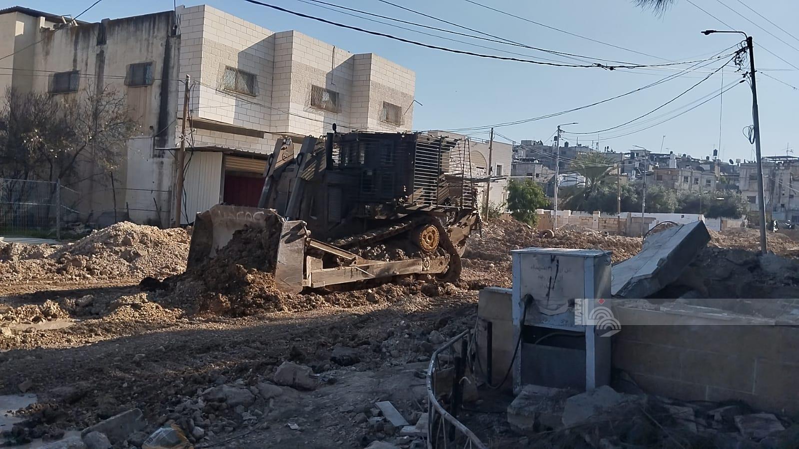 الاحتلال يواصل عدوانه على مدينة طولكرم ومخيميها لليوم الـ 138 وسط استمرار هدم المنازل