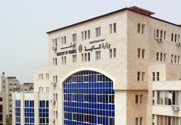 وكيل وزارة المالية: ننتظر تحويل عائدات الضرائب خلال أسبوع لـ10 أيام لصرف دفعة من الرواتب