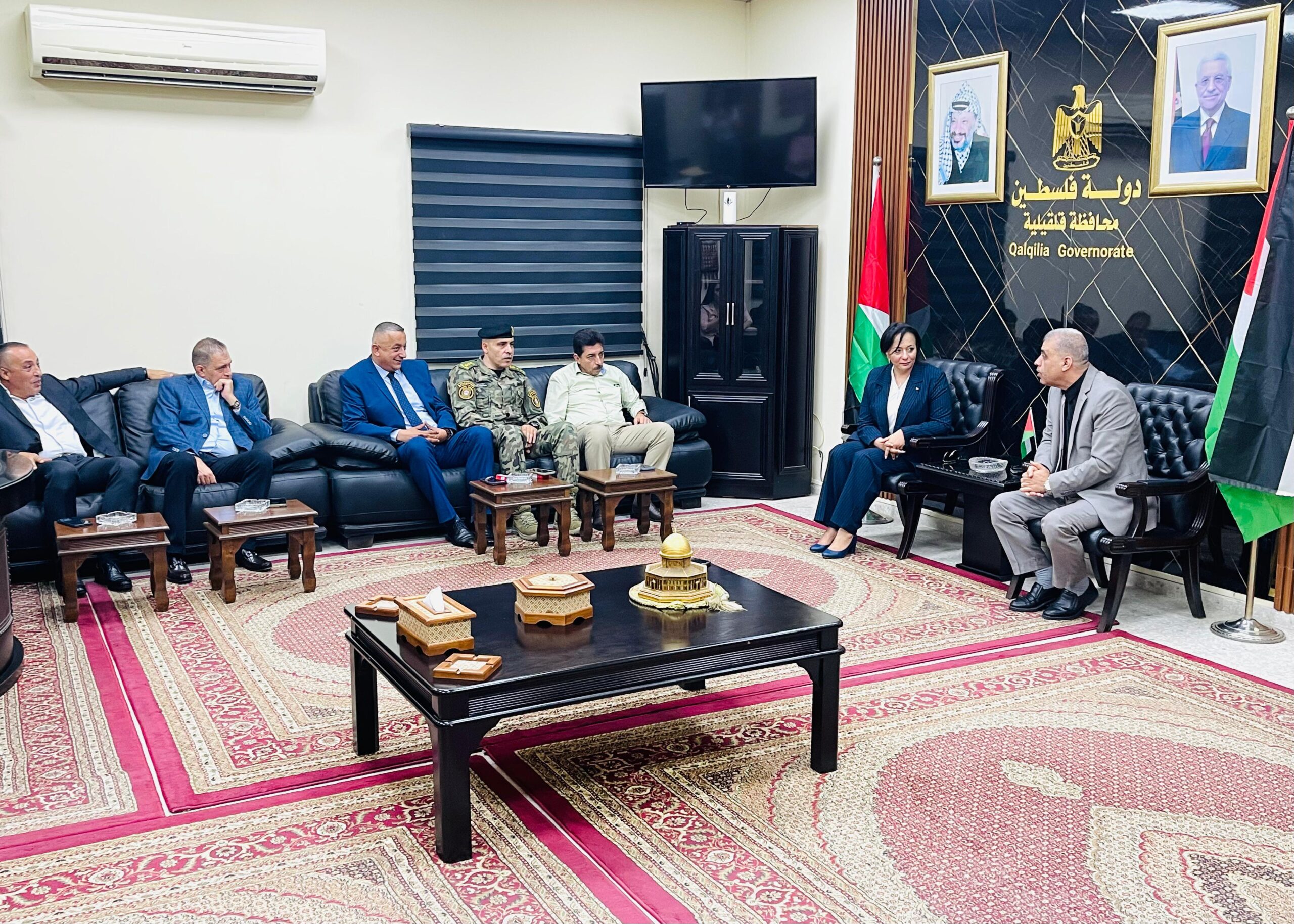 قلقيلية: المحافظ يلتقي وزيرة التنمية الاجتماعية ويبحث معها عدد من القضايا