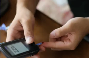 عادات غذائية وحياتية بسيطة قد تساعد في السيطرة على السكري